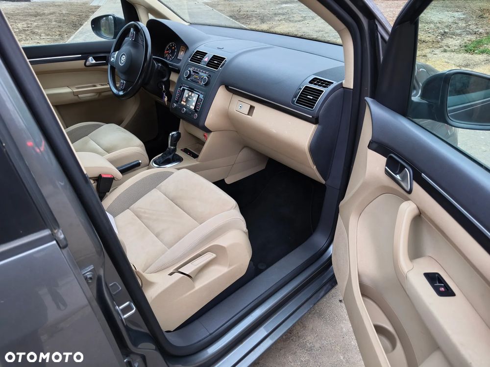 Volkswagen Touran - 5