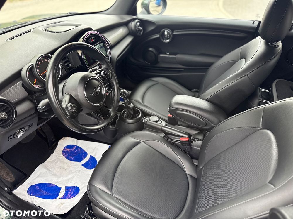 MINI Cooper Standard - 11