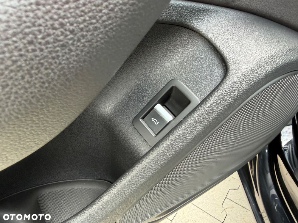 Audi A4 Avant 2.0 TDI ultra S tronic sport - 17
