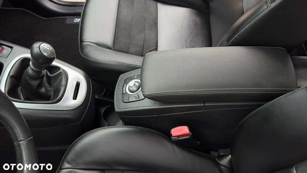 Renault Scenic - 24