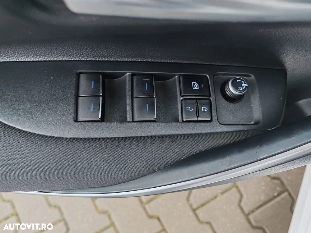 Toyota Corolla 1.8 HSD Business - 16