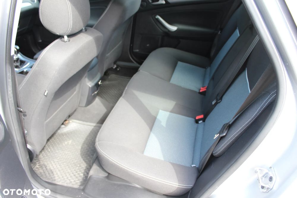 Ford Mondeo 2.0 TDCi Ghia - 21