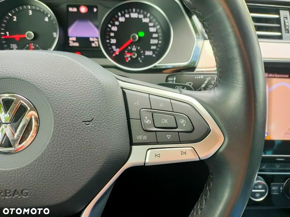 Volkswagen Passat - 27