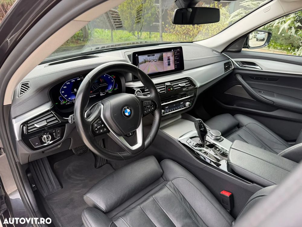 BMW Seria 5 530d xDrive AT MHEV - 9