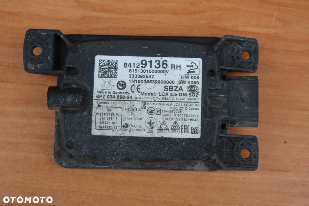 CZUJNIK MODUŁ RADAR SENSOR MARTWEGO POLA SENSOR PRAWY OPEL INSIGNIA B 84129136