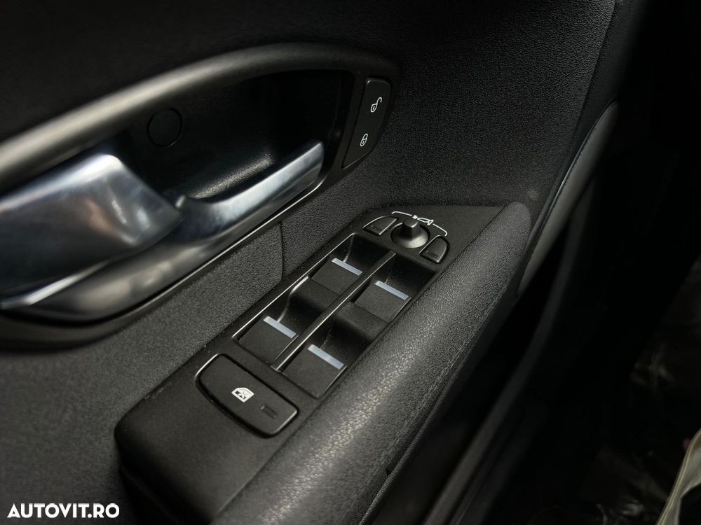 Land Rover Range Rover Evoque - 25