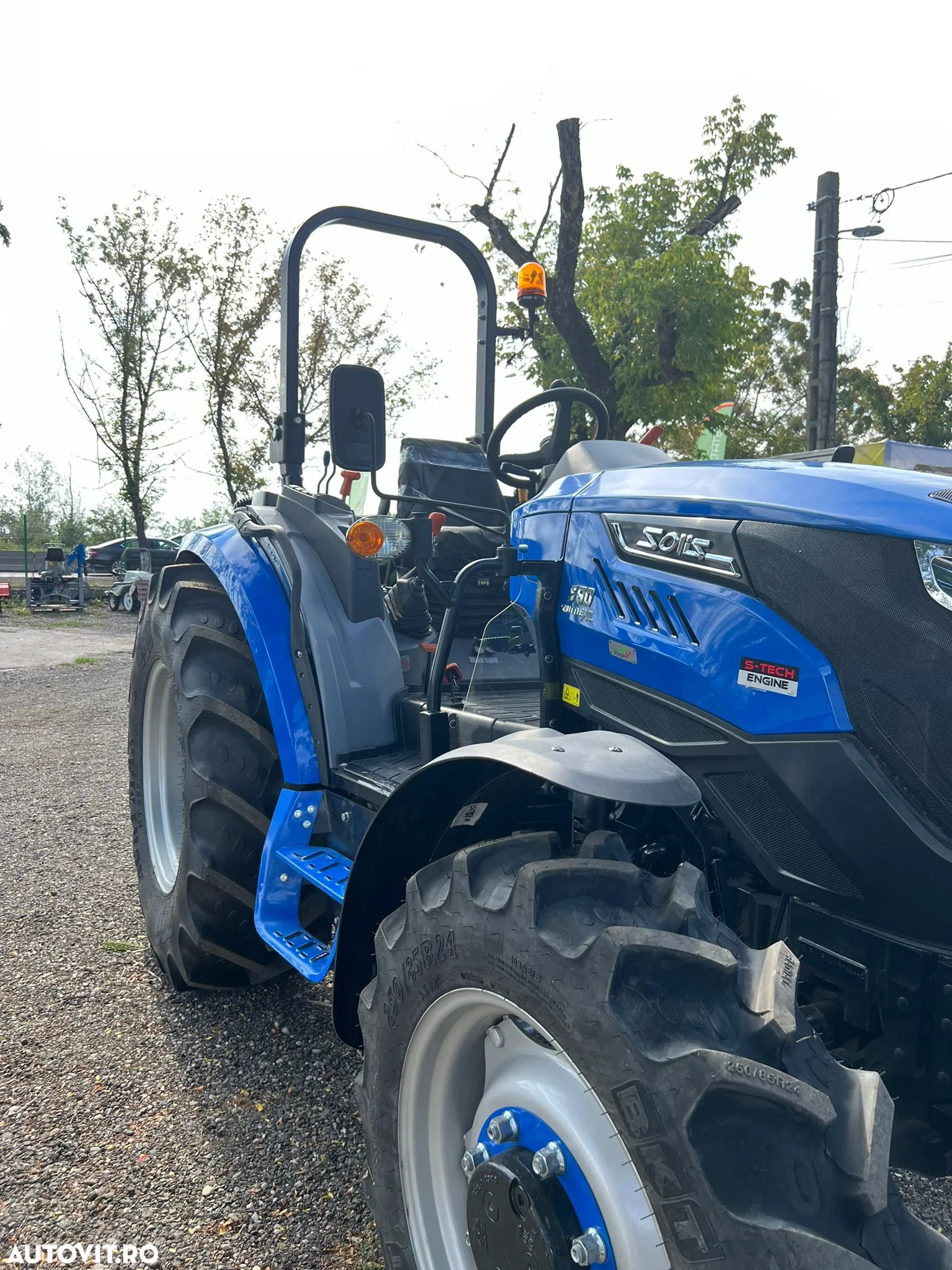Solis Tractro NOU, Model S60 - 8