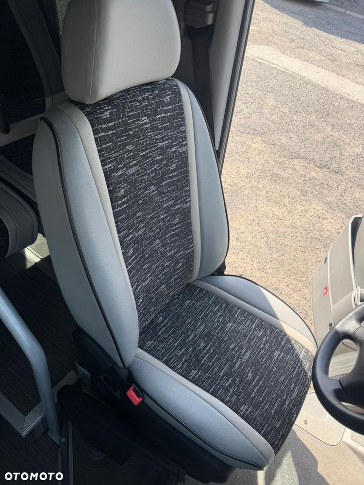 Mercedes-Benz Sprinter - 12