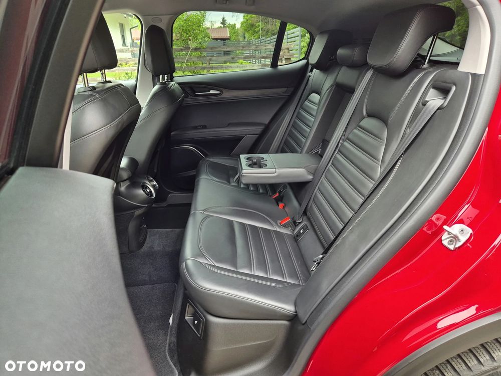 Alfa Romeo Stelvio 2.0 Turbo 16V AT8-Q4 First Edition - 18