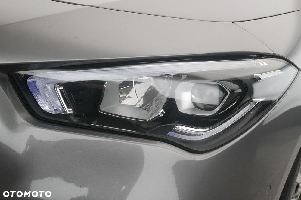 Mercedes-Benz CLA - 13
