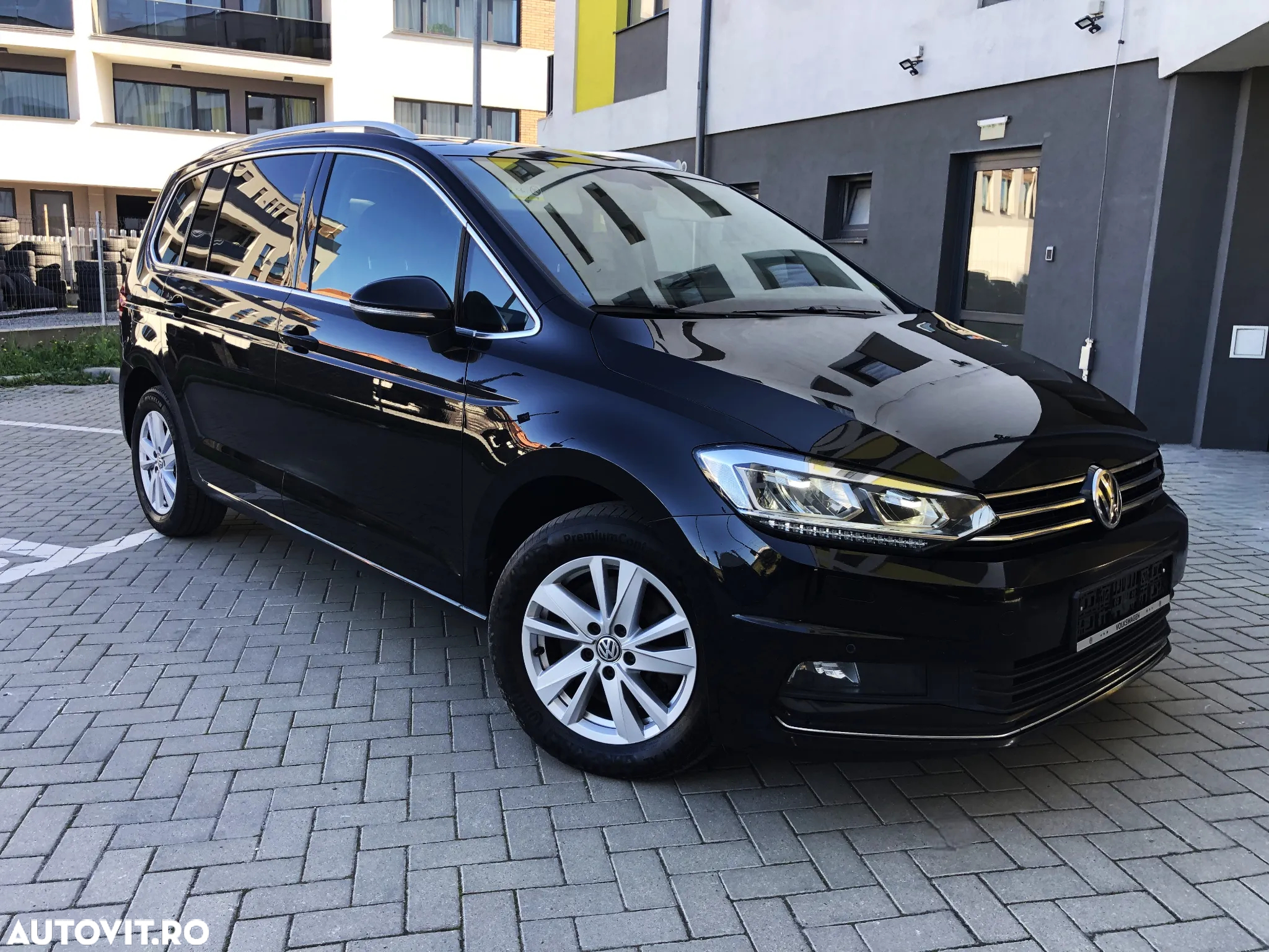 Volkswagen Touran 2.0 TDI DSG Highline - 3