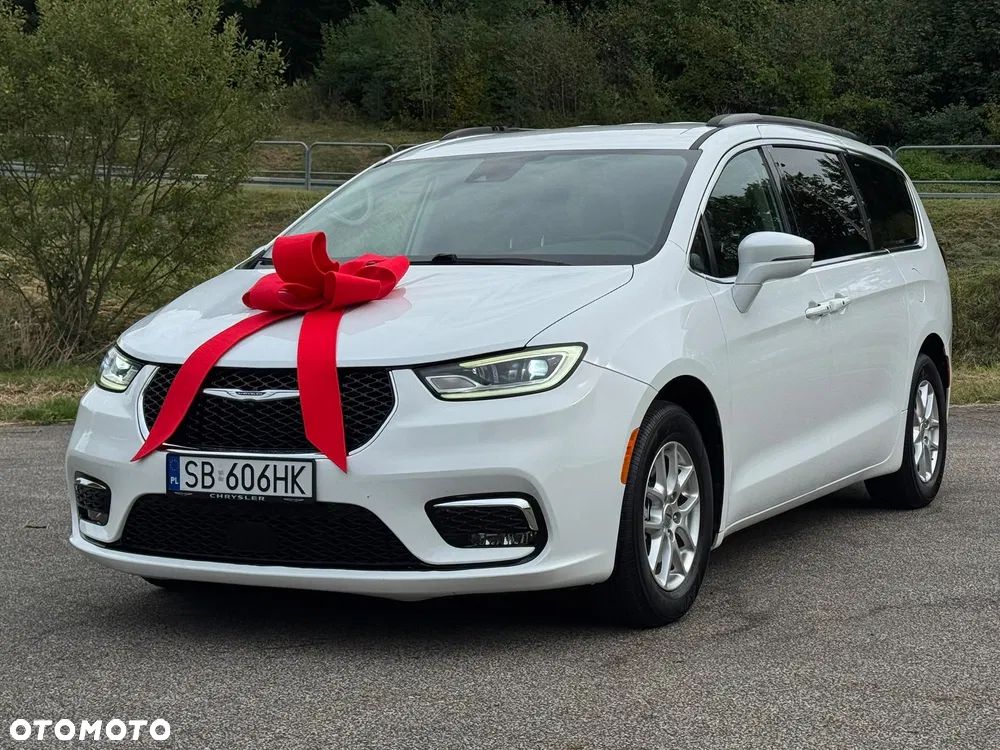 Chrysler Pacifica 2022 photo 2