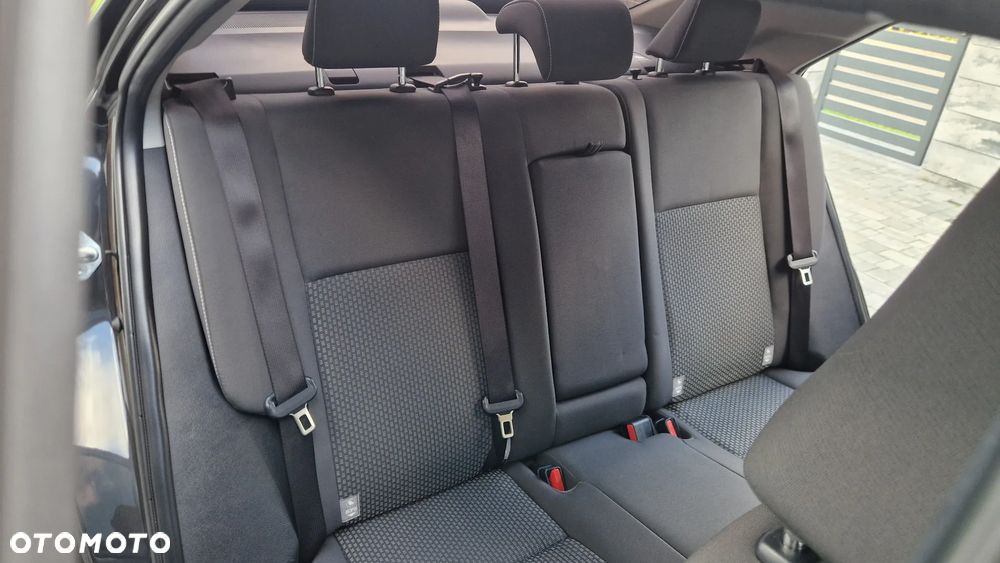 Toyota Corolla 1.6 Classic Plus - 21