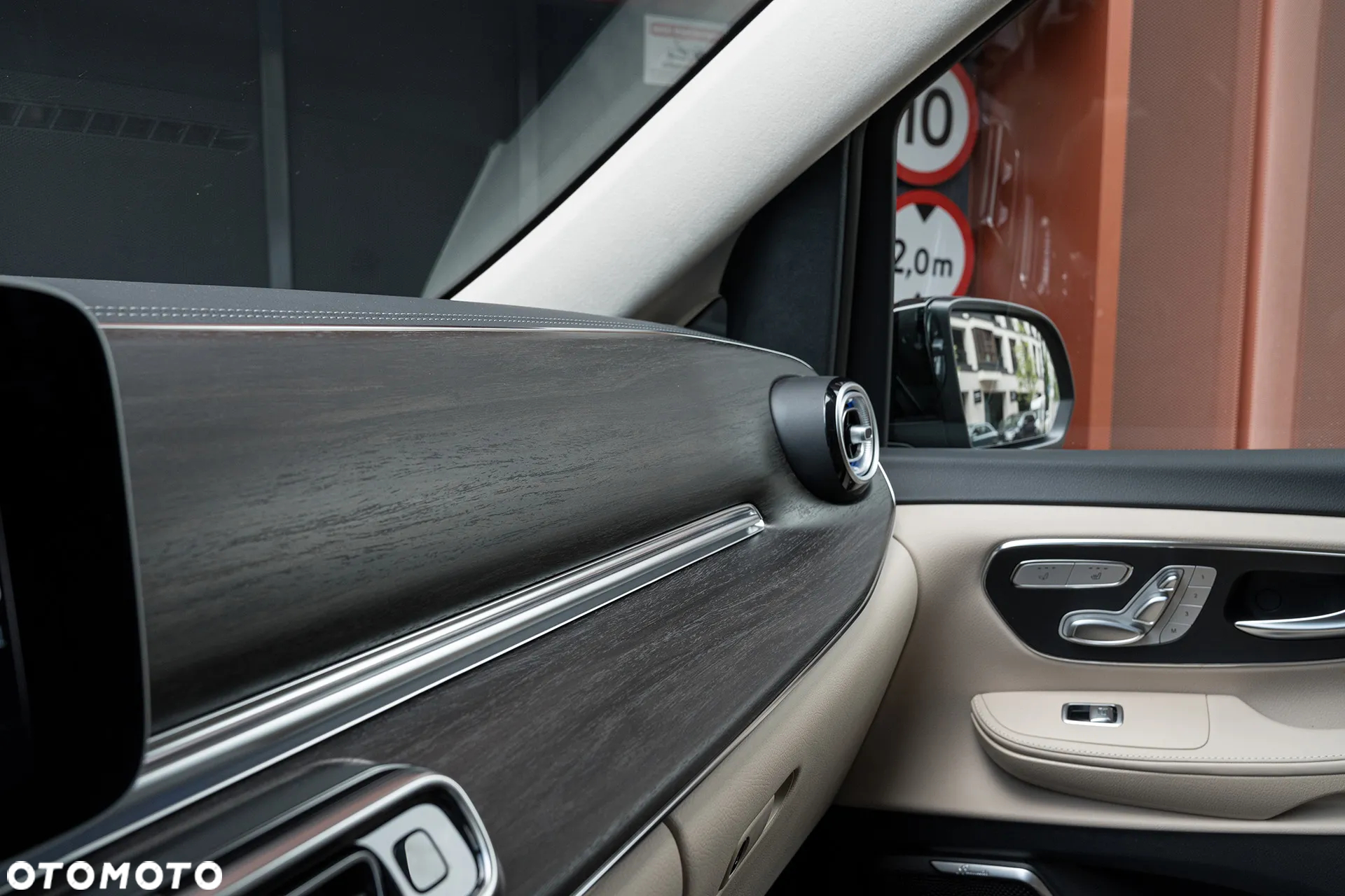 Mercedes-Benz Klasa V 300 d 4-Matic 9G-Tronic Exclusive (d³ugi) - 36