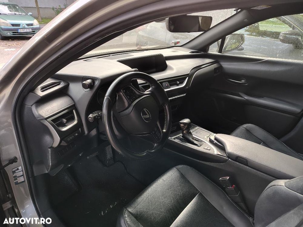 Lexus UX 250h Launch Edition - 28