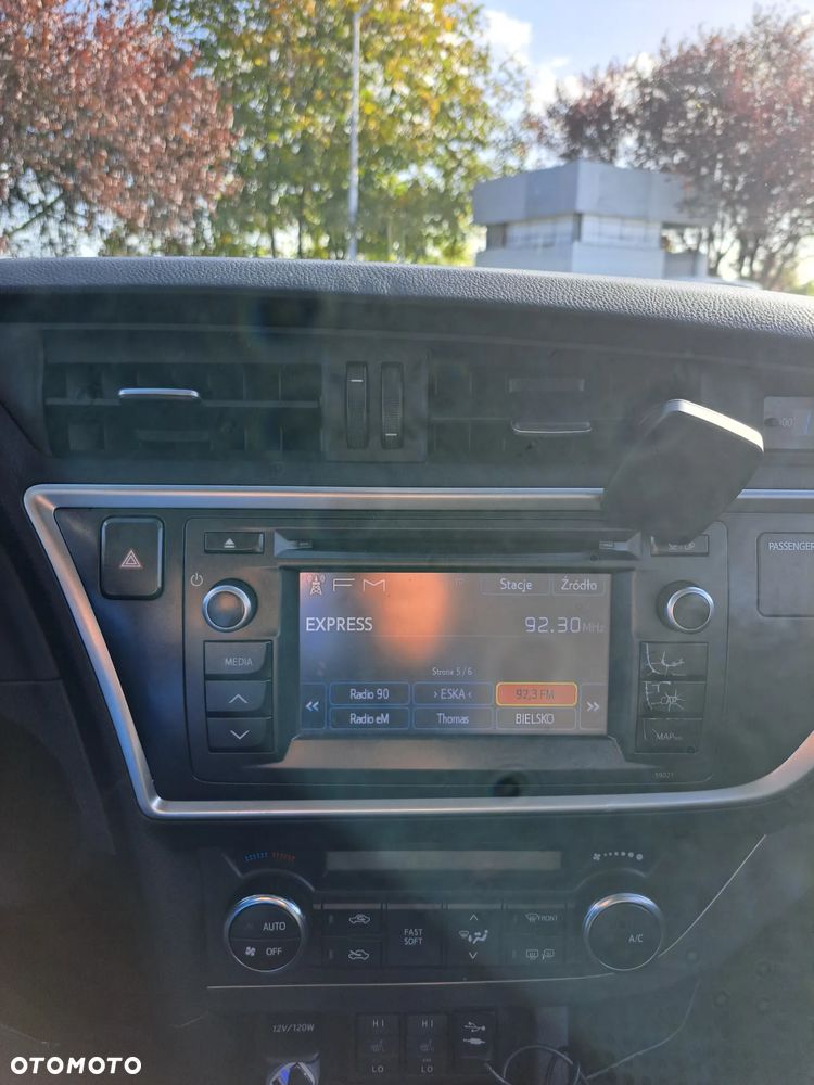 Toyota Auris 1.6 Dynamic - 6