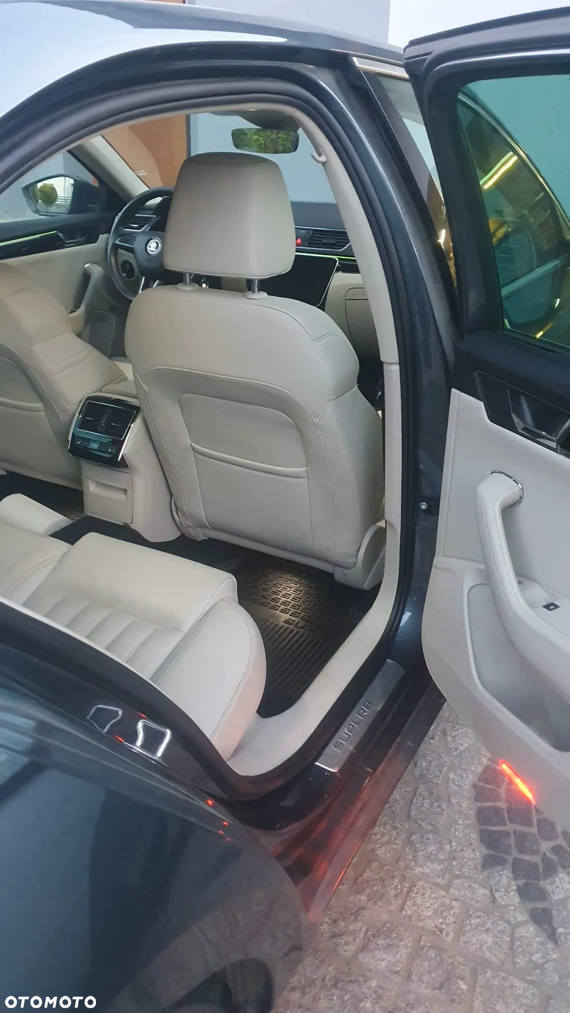 Skoda Superb 2.0 TSI 4x4 L&K DSG - 4