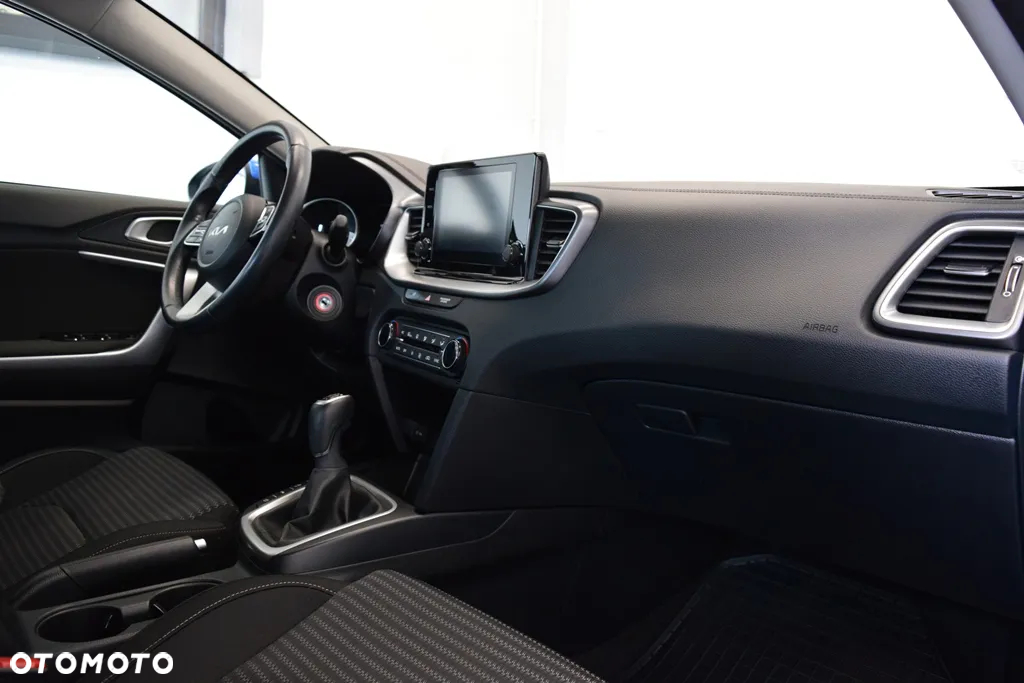 Kia Ceed 1.5 T-GDI M - 27