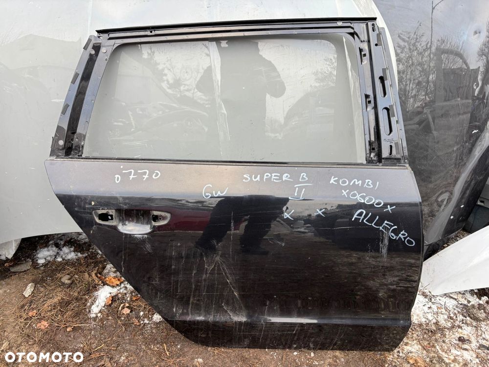 Drzwi Skoda SuperB II Kombi Tył Prawy - 1