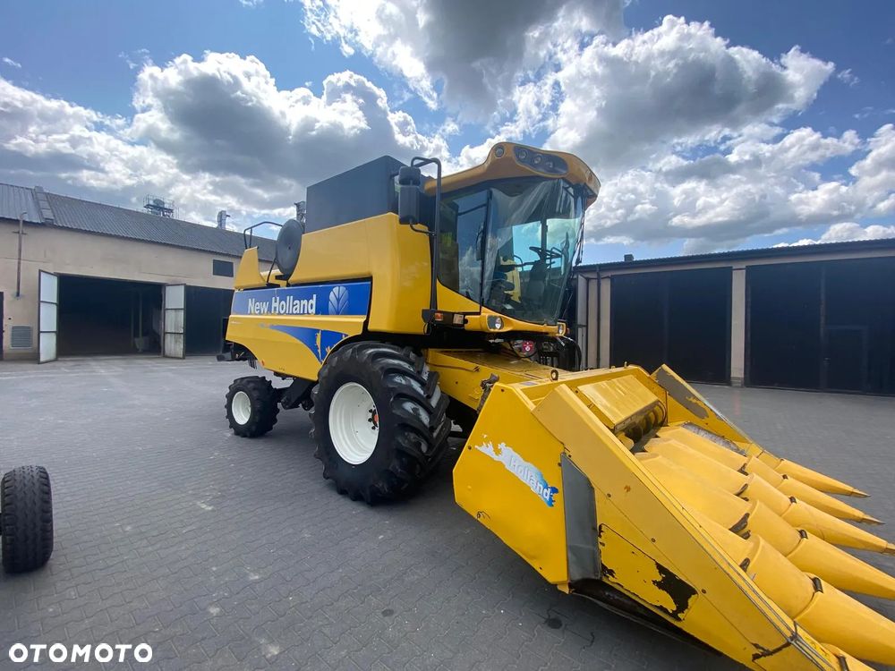 New Holland CSX7040 - 3