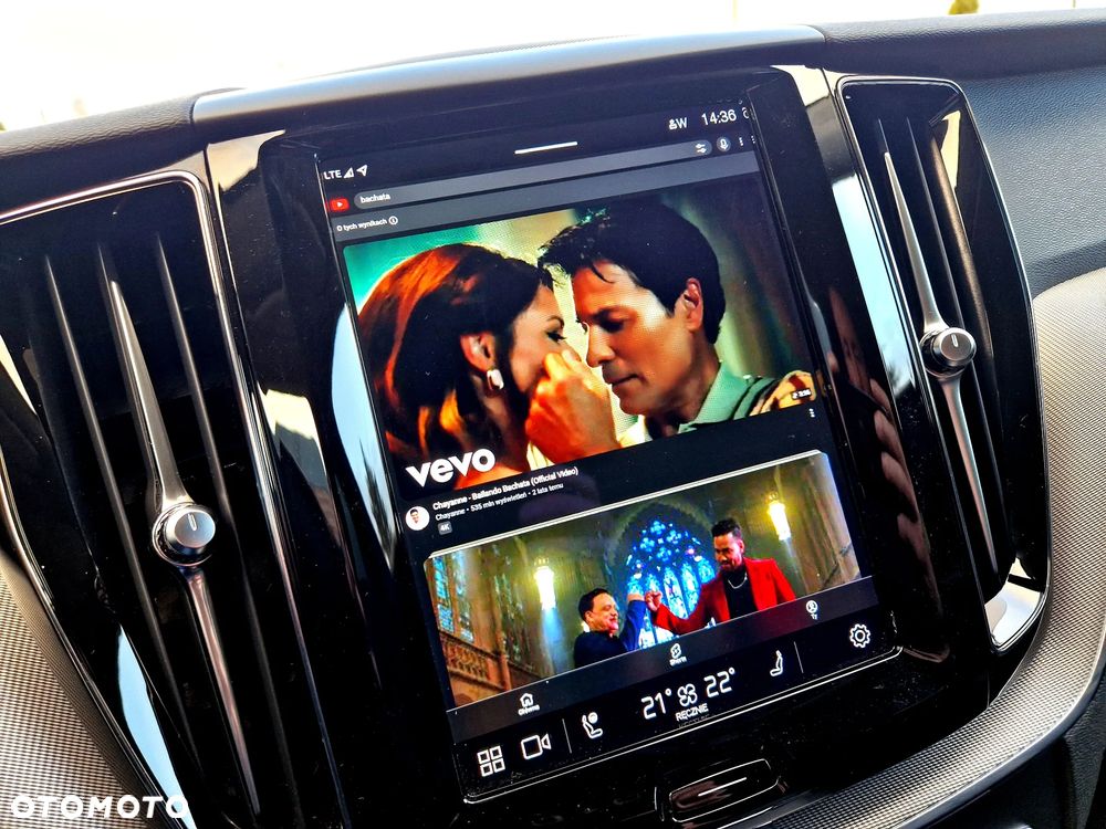 Volvo XC 60 B4 D Plus Dark - 22