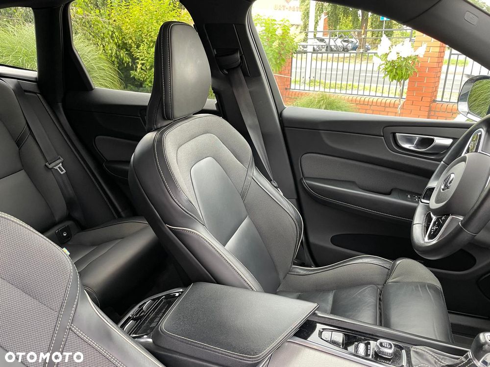 Volvo XC 60 T6 AWD Geartronic RDesign - 15