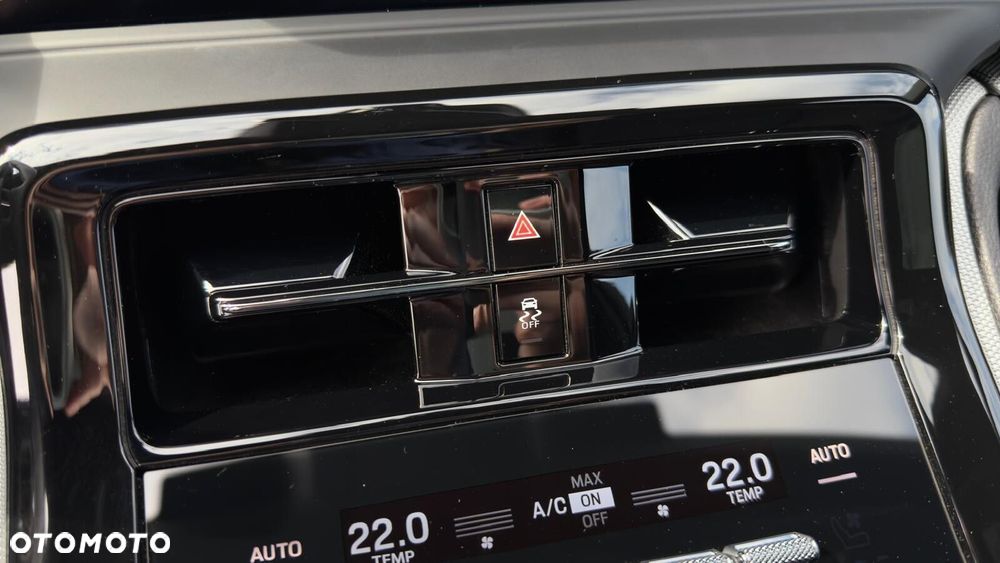 Porsche Panamera 4 E-Hybrid PHEV - 25