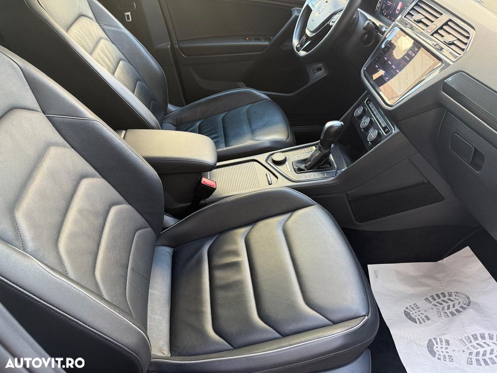 Volkswagen Tiguan 2.0 TDI SCR 4MOTION DSG R-Line - 24