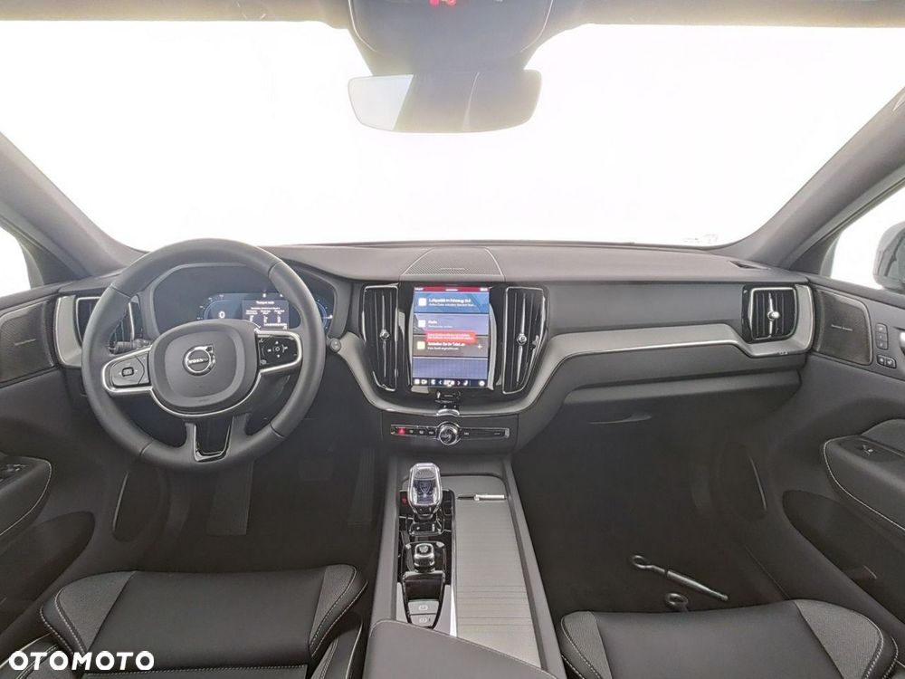 Volvo XC 60 T8 Plug-In Hybrid AWD Plus Black Edition - 5