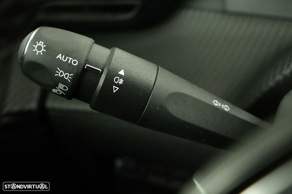 Peugeot 2008 1.2 PureTech Allure - 17