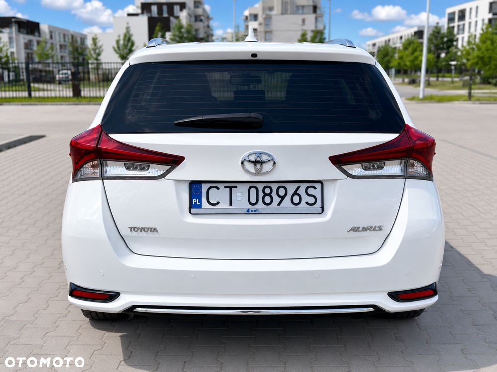 Toyota Auris 1.6 Premium - 5
