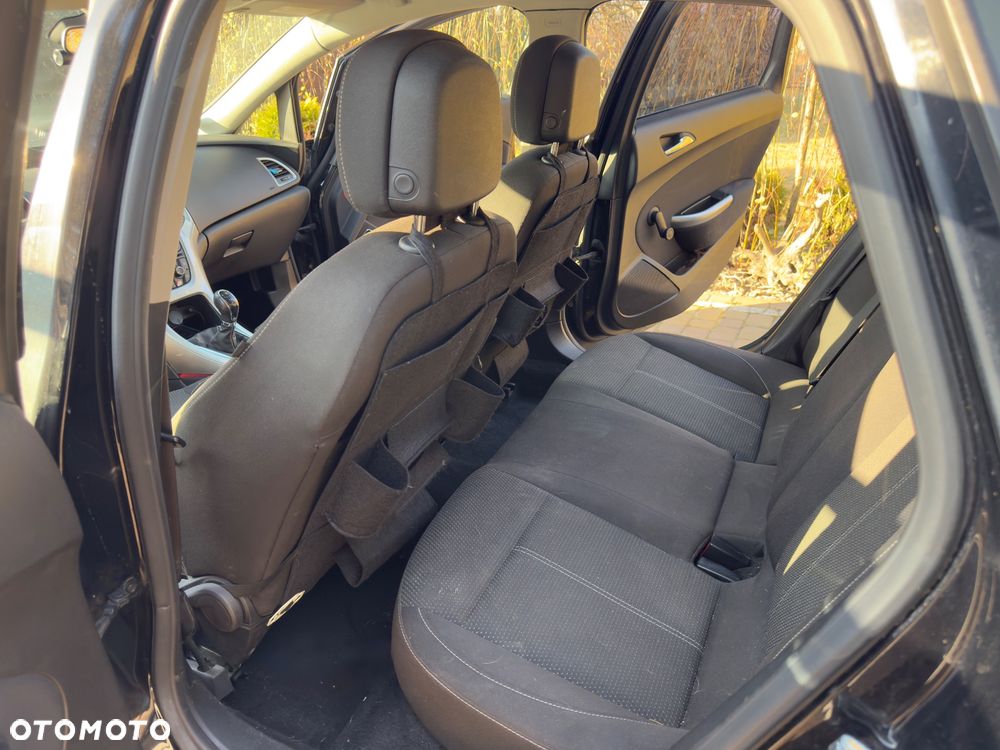 Opel Astra 1.4 Turbo - 11