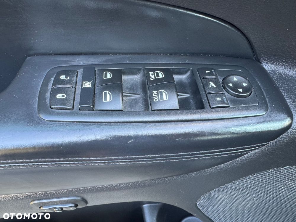 Jeep Grand Cherokee ver-3-6-v6-overland - 26