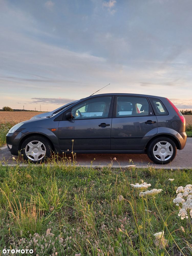 Ford Fiesta 1.4 Ghia - 9
