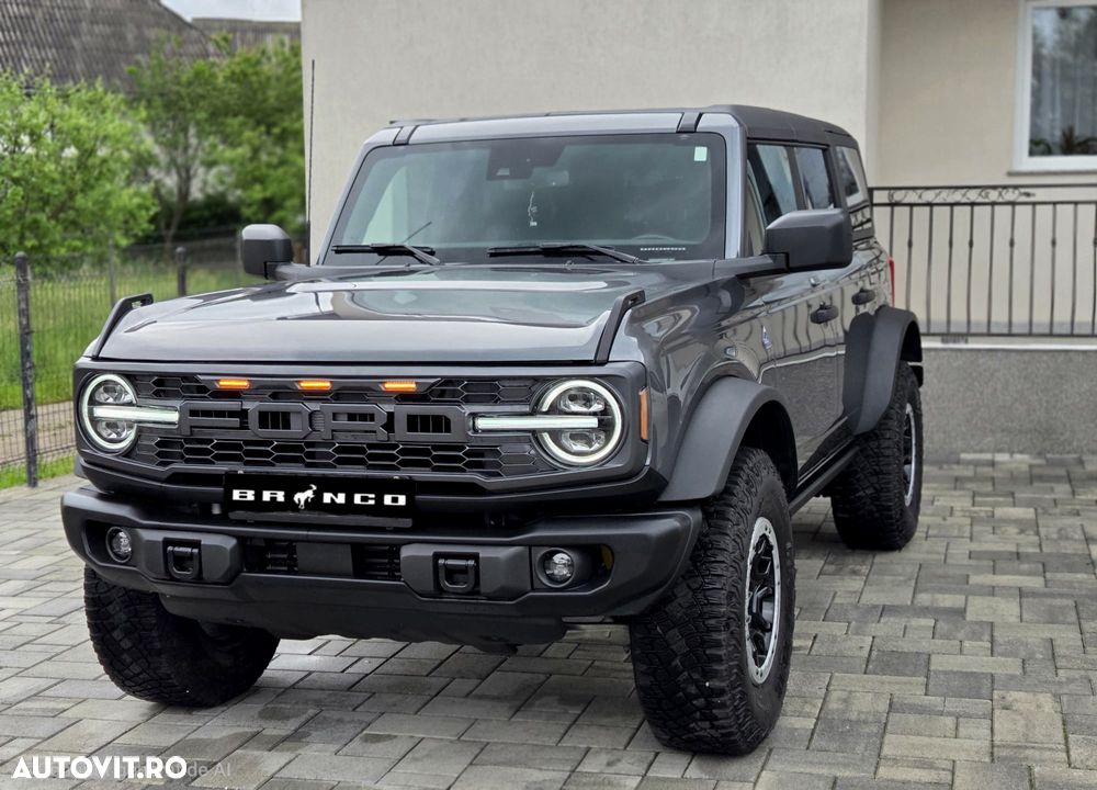 Ford Bronco - 3