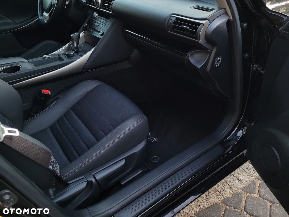 Lexus IS 200t / 300 Black - 20