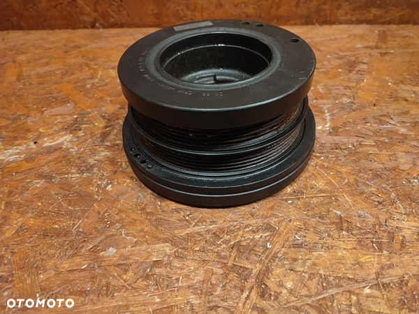BMW E39 / E38 / E53 ORYGINALNE KOŁO PASOWE WAŁ / TŁUMIK DRGAŃ GUMOWE WAŁU DO SILNIKÓW GAMY M57D25 / M57D30 ( 184KM ) EURO 3 O NR. 11 23 2 247 890 / 11 23 2 247 886 OEM W DOBRYM STANIE