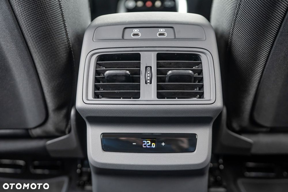 Audi Q5 Sportback - 16