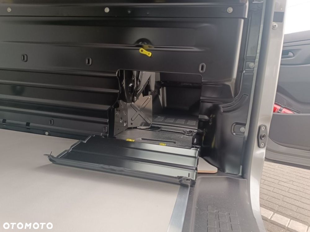 Opel VIVARO - 28