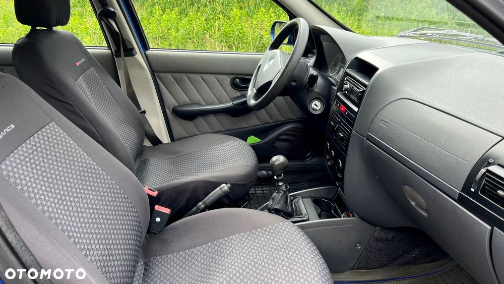 Fiat Albea 1.4 Fresh - 10