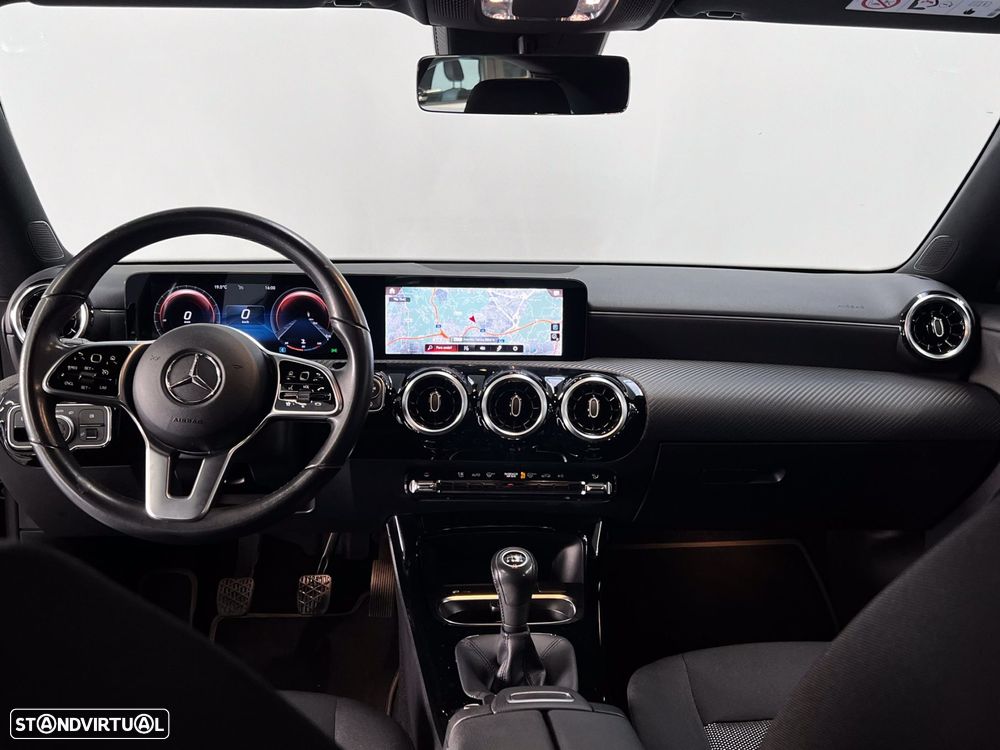 Mercedes-Benz CLA 180 - 11