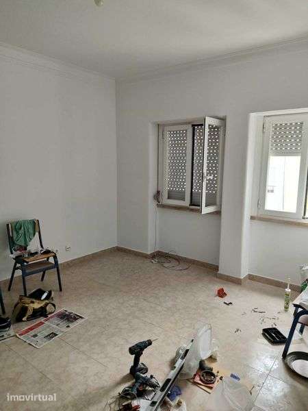 Aluga-se Apartamento T3 Alvalade, Lisboa - Grande imagem: 2/5