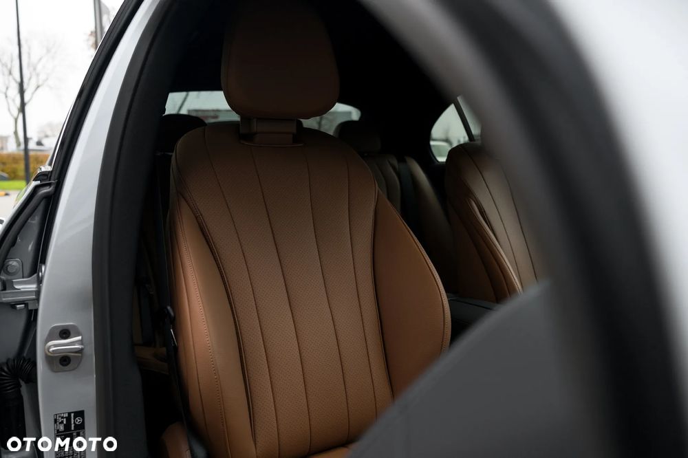 Mercedes-Benz Klasa E 220 d mHEV 4-Matic AMG 9G-Tronic - 22