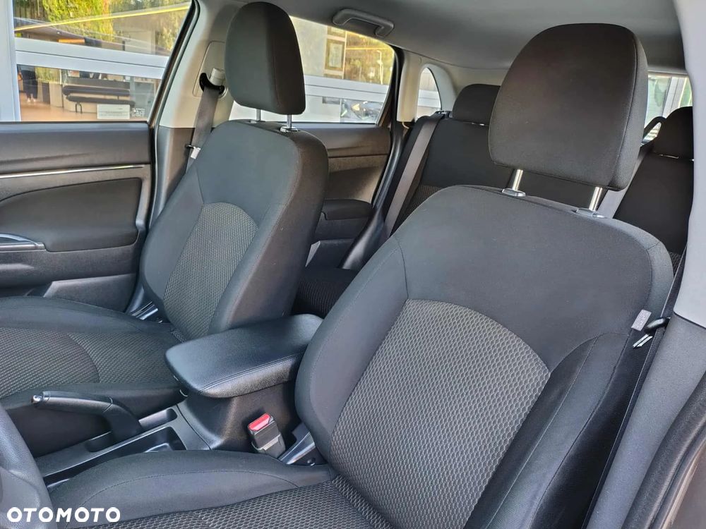 Mitsubishi ASX 1.6 Inform - 10