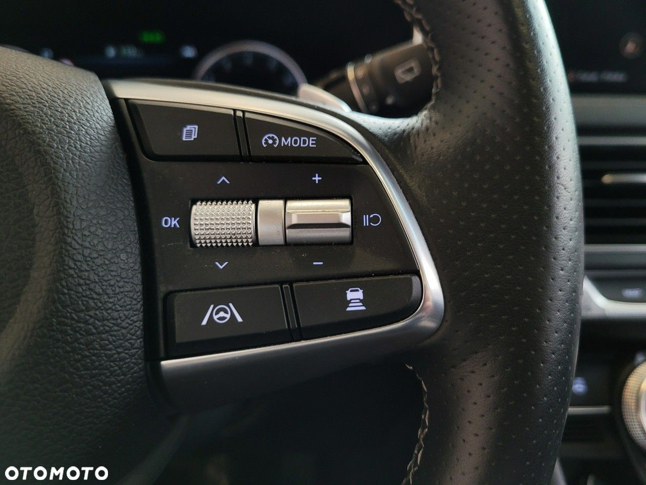 Genesis G70 - 18