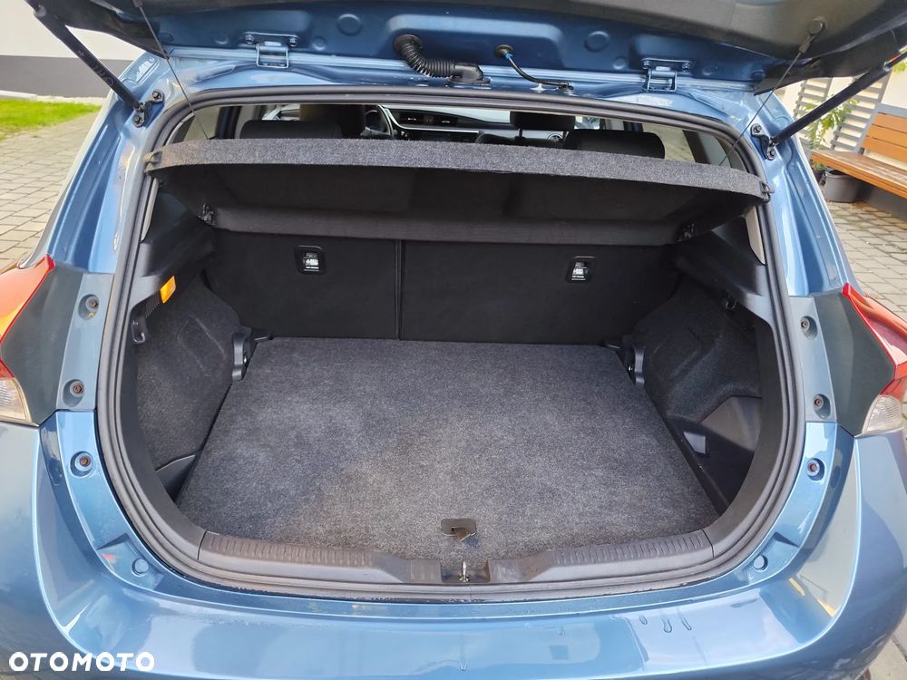Toyota Auris 1.8 HSD Luna - 25