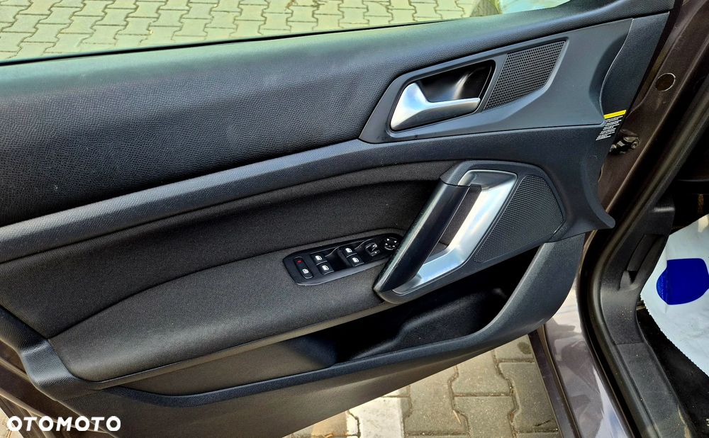 Peugeot 308 BlueHDi 150 EAT6 Stop & Start Business-Line - 26