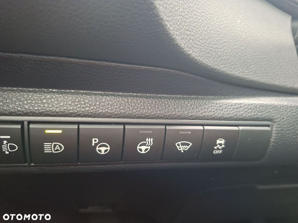 Toyota Corolla 2.0 Hybrid Executive - 21