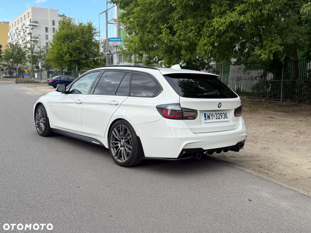 BMW Seria 3 328i xDrive - 28