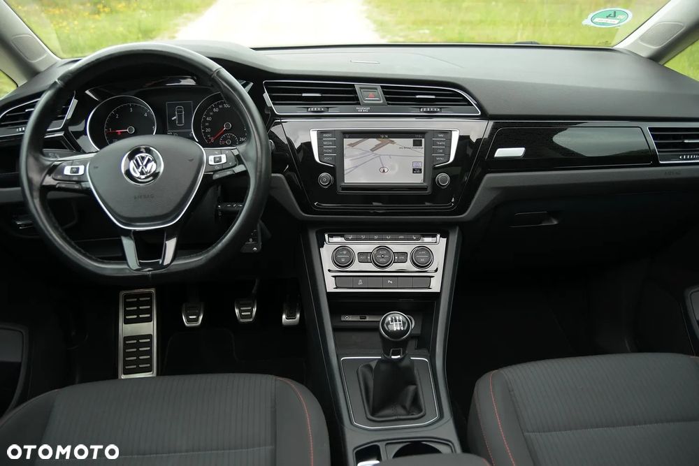 Volkswagen Touran 2.0 TDI SCR Highline - 25